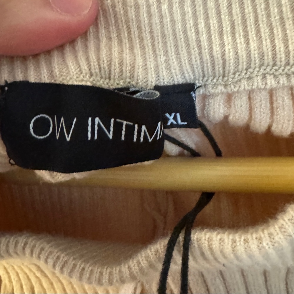 OW Ribbed Knit Shorts - Picture 4 of 7
